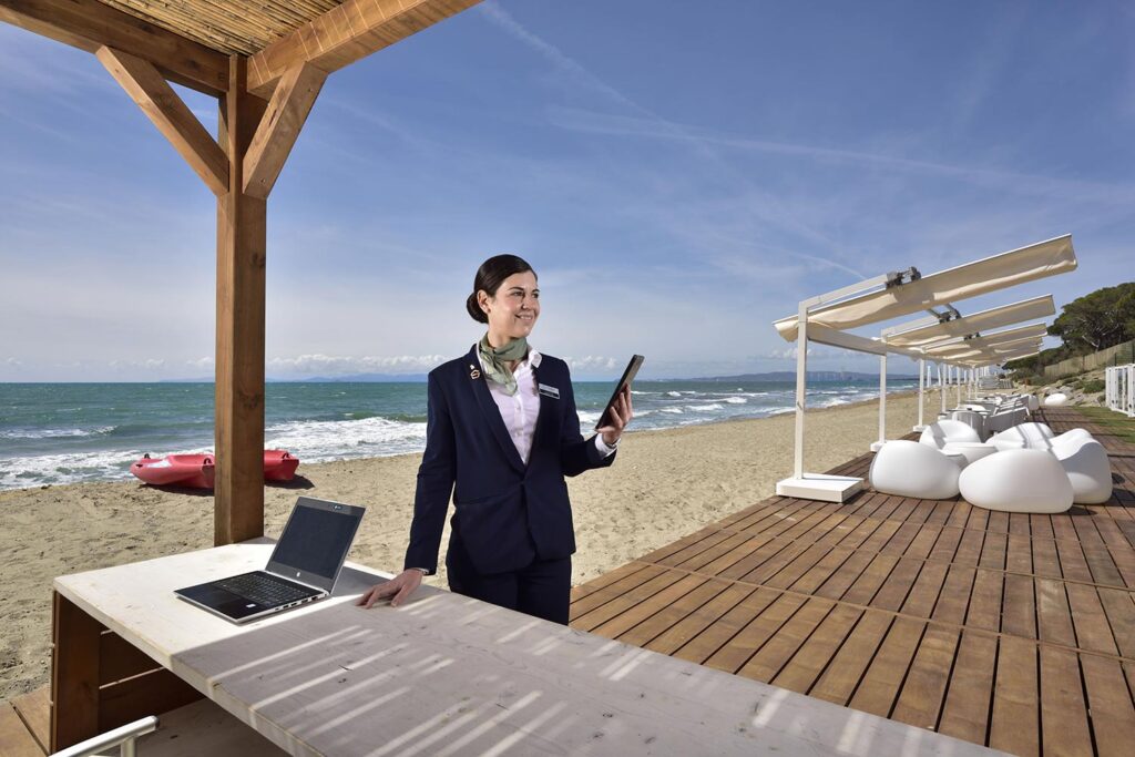 19-spiaggia-consierge Accoglienza Spiaggia privata del The Sense Experience Resort