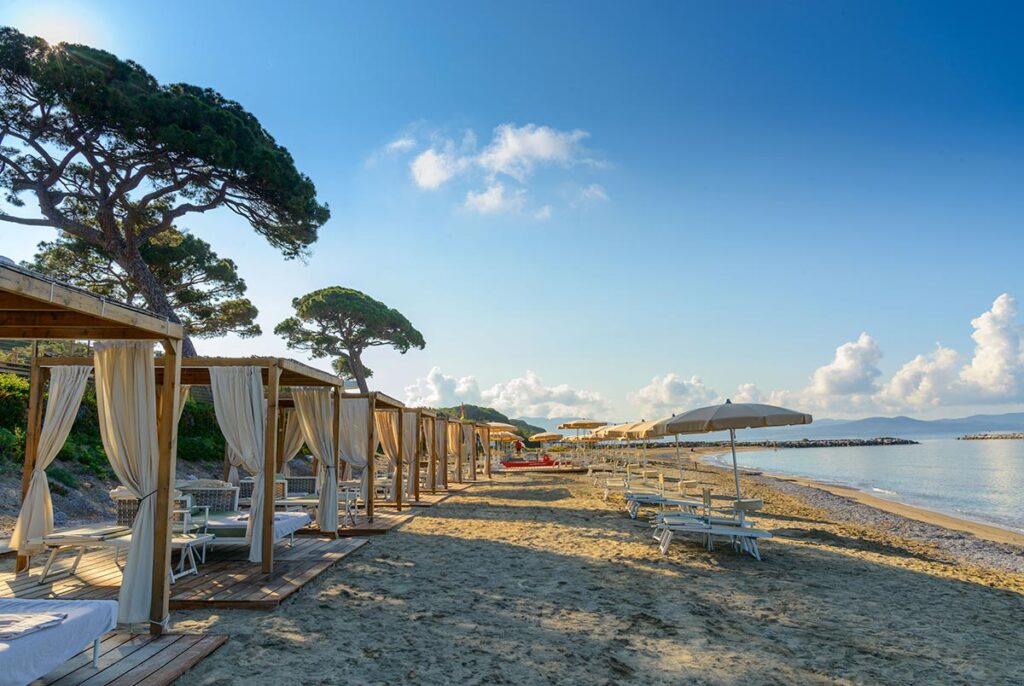 beach-club-spiaggia-the-sense-resort-toscana-231030-7 Spiaggia privata in Maremma Toscana